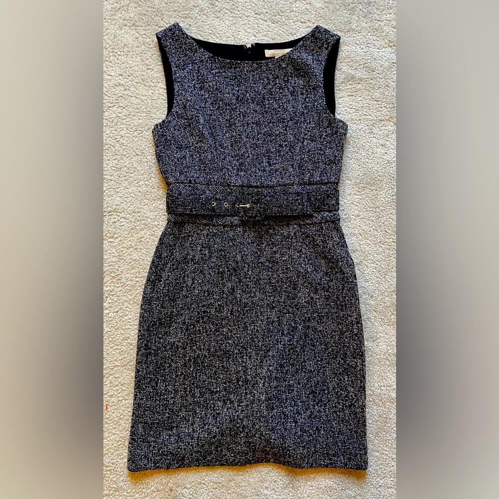 Beautiful dress, Banana Republic, size 2, Grey